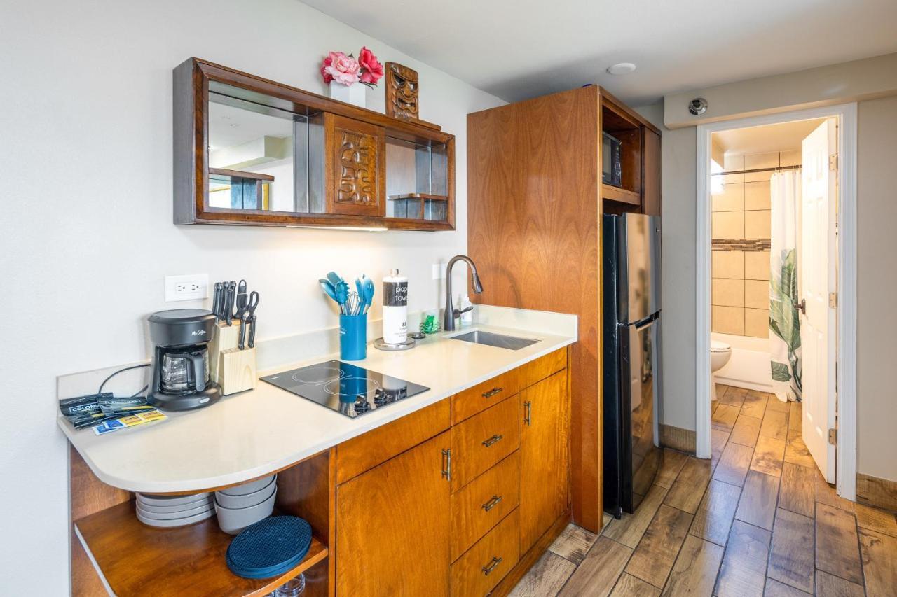 Gorgeous One Bedroom Bamboo Blocks From The Beach Honolulu Exterior photo