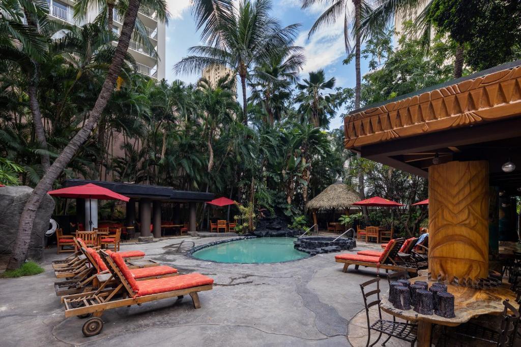 Gorgeous One Bedroom Bamboo Blocks From The Beach Honolulu Exterior photo